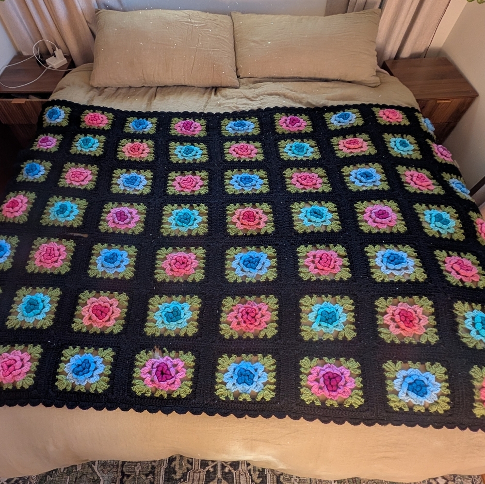 Vintage Crochet Granny Square Floral Blanket Black Boho Cottagecore Throw 56x79 - Picture 2 of 12
